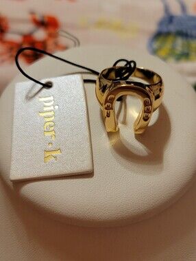 Piper Shiny Gold Horseshoe Ring
